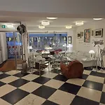 Freiheit 3*